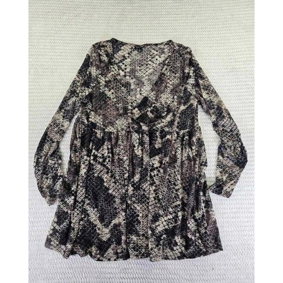 Torrid Shirt Womens 1 Sheer Pop Over Top Snake Print Stretchy Cover Up - Picture 1 of 5